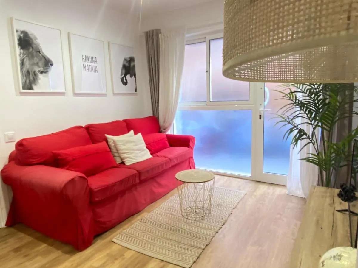 Lovely New Apartment 20 Minutes From Barcelona Center.