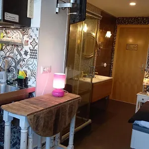 Vila Olimpica Studio Apartment