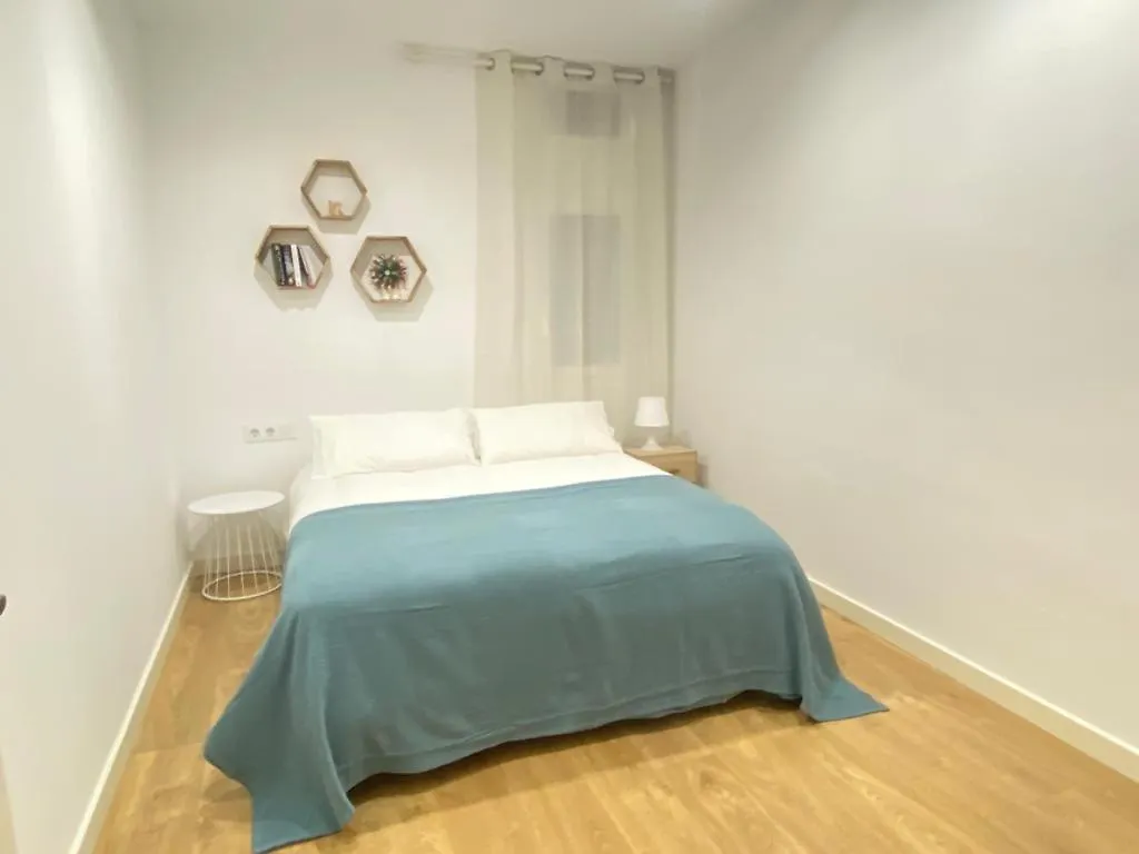 Lovely New Apartment 20 Minutes From Barcelona Center.