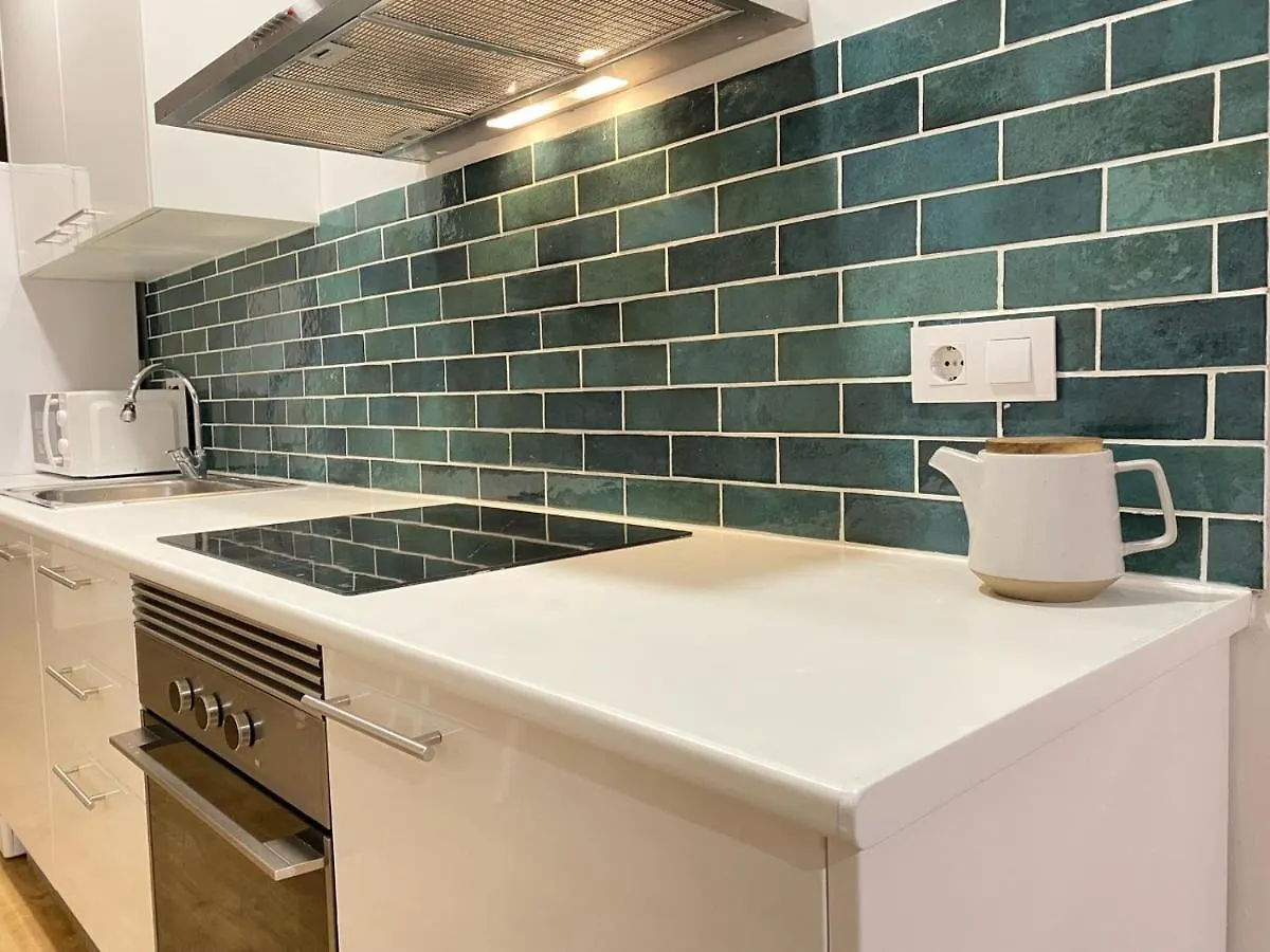 Lovely New Apartment 20 Minutes From Barcelona Center.