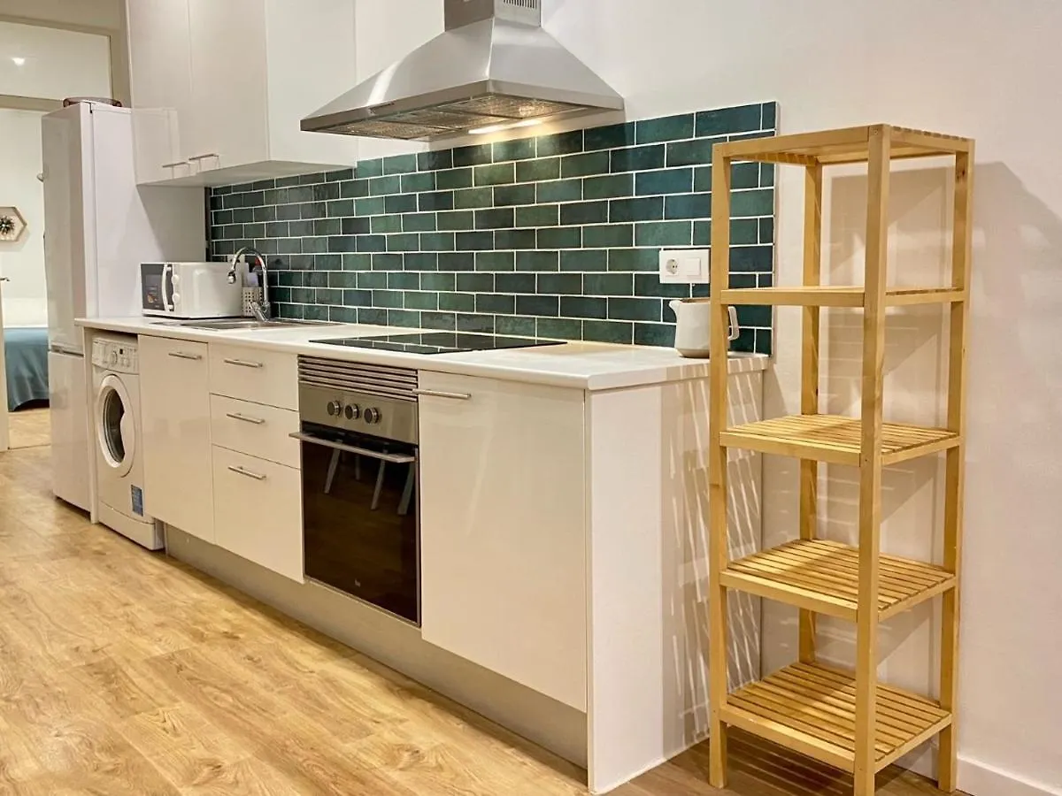 Lovely New Apartment 20 Minutes From Barcelona Center.