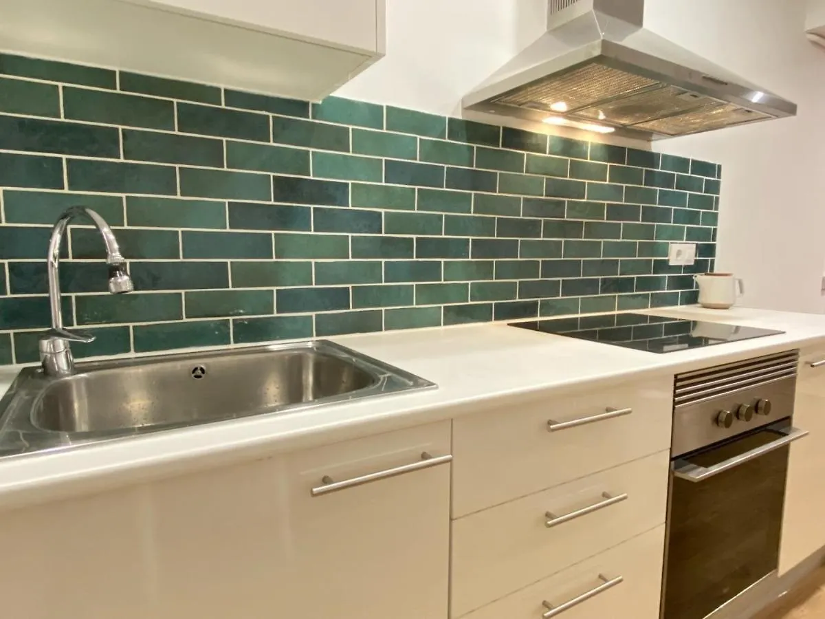 Lovely New Apartment 20 Minutes From Barcelona Center.